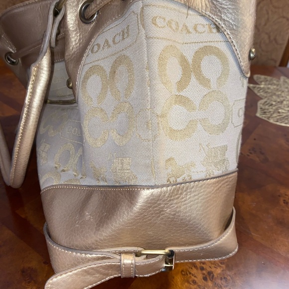VINTAGE Coach - Metallic Gold and Cream Shoulder Bag - Picture 8 of 12